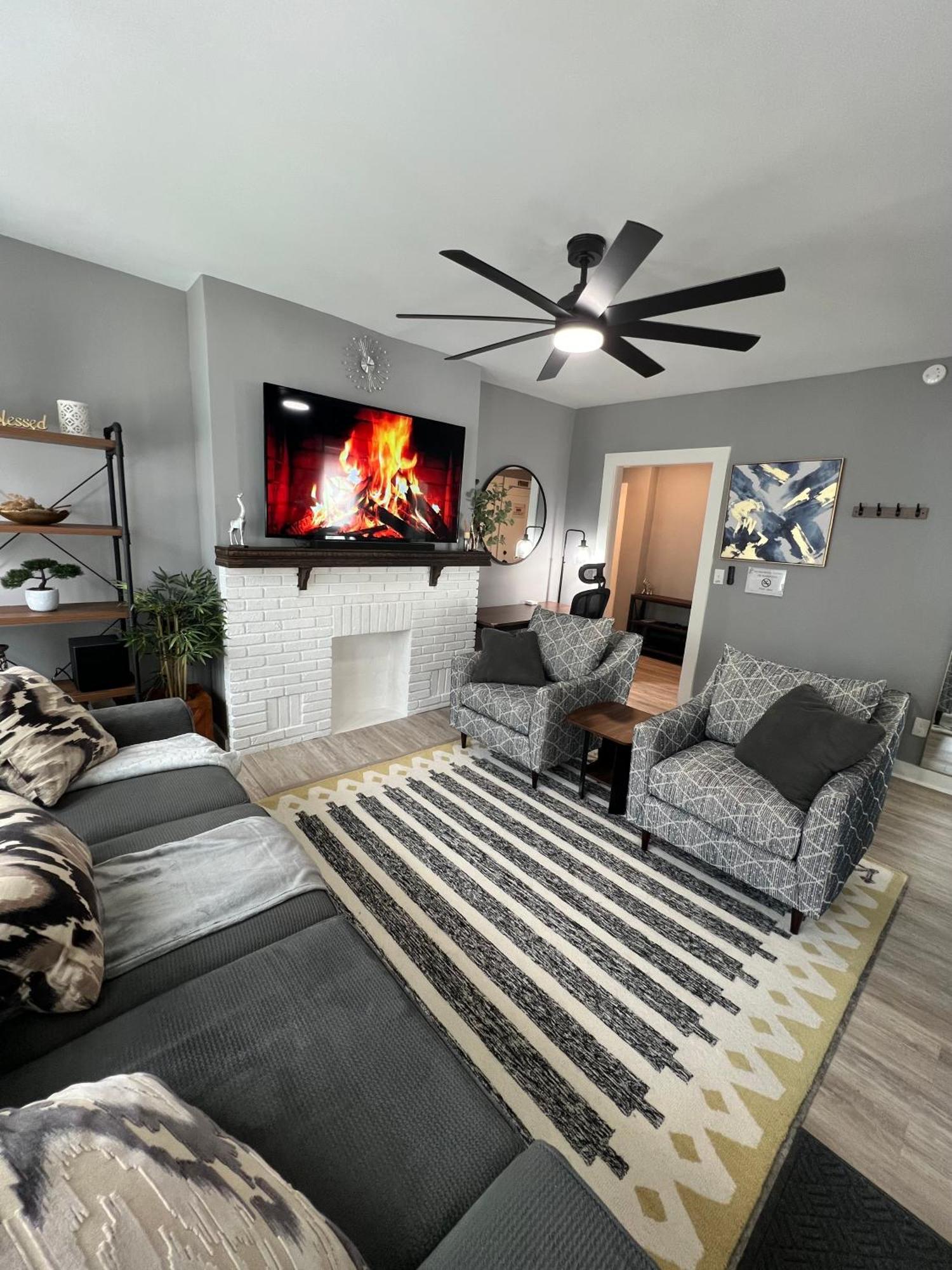 Charming 2br 2ba 10 Min Dt Airport By Lsp Homes