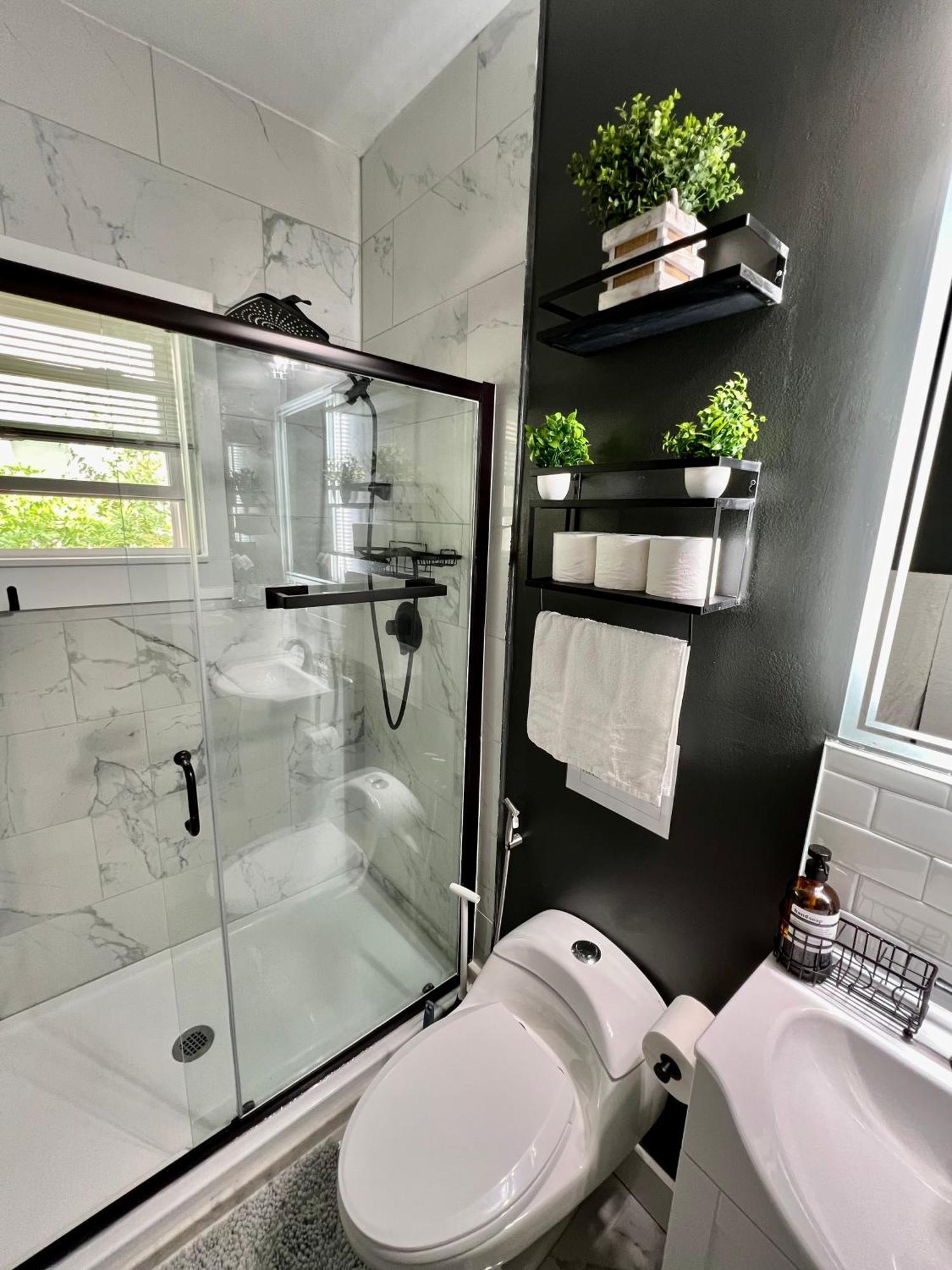 Ferienhaus Charming 2br 2ba 10 Min Dt Airport By Lsp Homes *