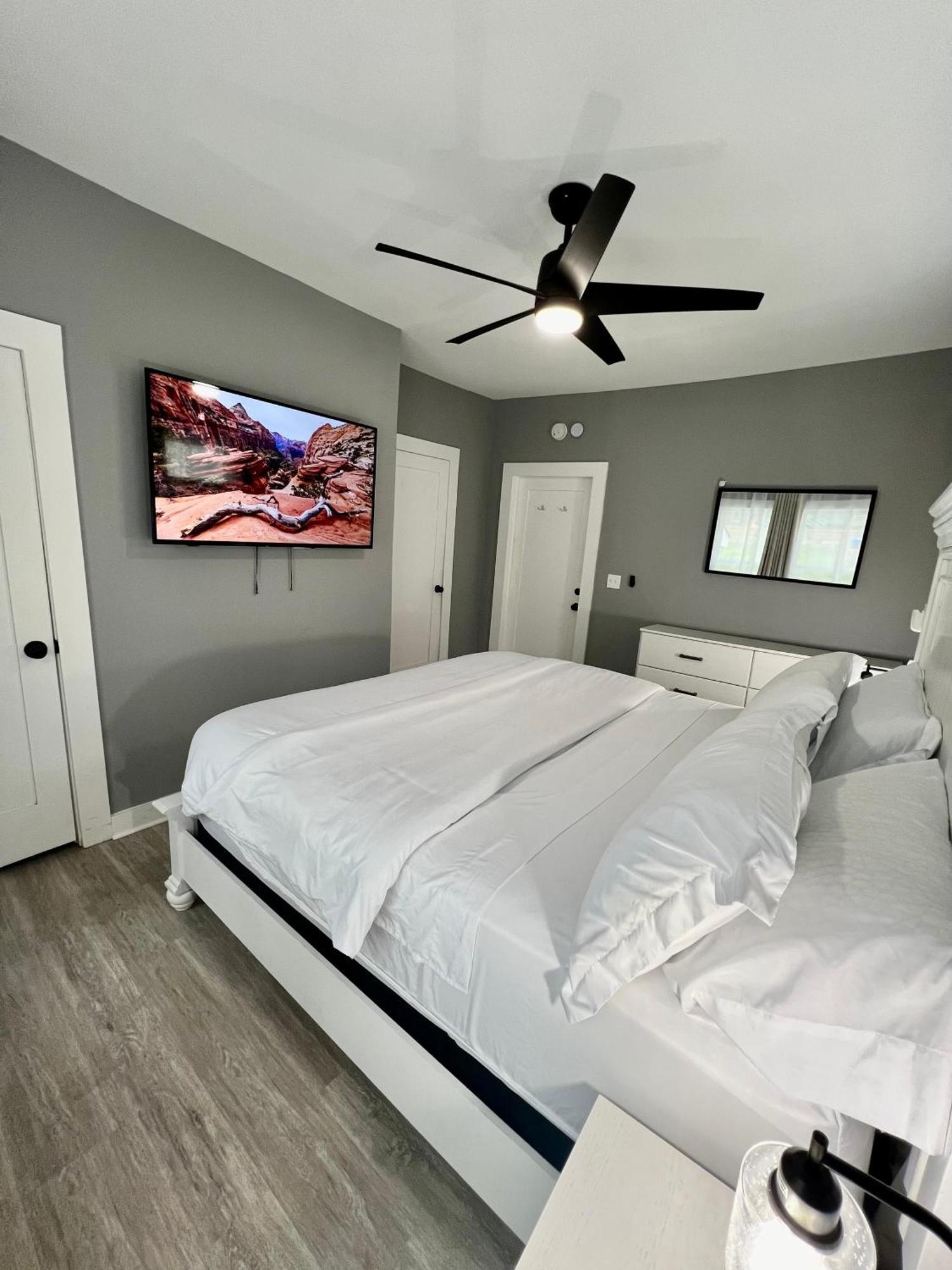 Charming 2br 2ba 10 Min Dt Airport By Lsp Homes